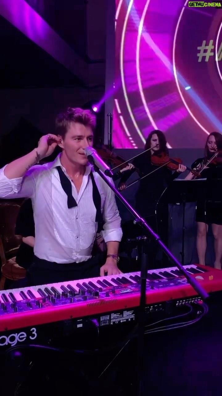 Alex Sparrow Instagram - New music coming up on my next live performance 03/17/23🥳 На моём концерте 17 марта презентую очень крутой новый трек, и спою то, что никто из вас еще не слышал 😃 Пишите, кто уже купил билеты 😍 А кто ещё не успел - торопитесь, их осталось очень мало 😅
