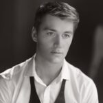 Alex Sparrow Instagram - Did you watch my new lyric video? Уже посмотрели лирик? Совсем скоро, через неделю, премьера клипа на трек #УтвоегоДома ! Мне не терпится поделиться с вами этой своей работой, до премьеры которой осталось всего несколько дней!