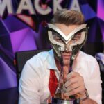 Alex Sparrow Instagram - Masked Singer - next episode airing now!🎭🥳 ⠀ Смотрим новый выпуск @maskantv и вместе думаем - кто скрывается за оставшимися масками?!🤯 Есть идеи? 👀 Очень нужны ваши подсказки!