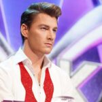 Alex Sparrow Instagram - Masked Singer - next episode airing now!🎭🥳 ⠀ Смотрим новый выпуск @maskantv и вместе думаем - кто скрывается за оставшимися масками?!🤯 Есть идеи? 👀 Очень нужны ваши подсказки!
