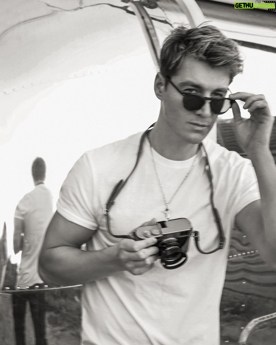 Alex Sparrow Instagram - Делаю фотографии. Дорого. Девушкам фото в стиле НЮ - бесплатно.