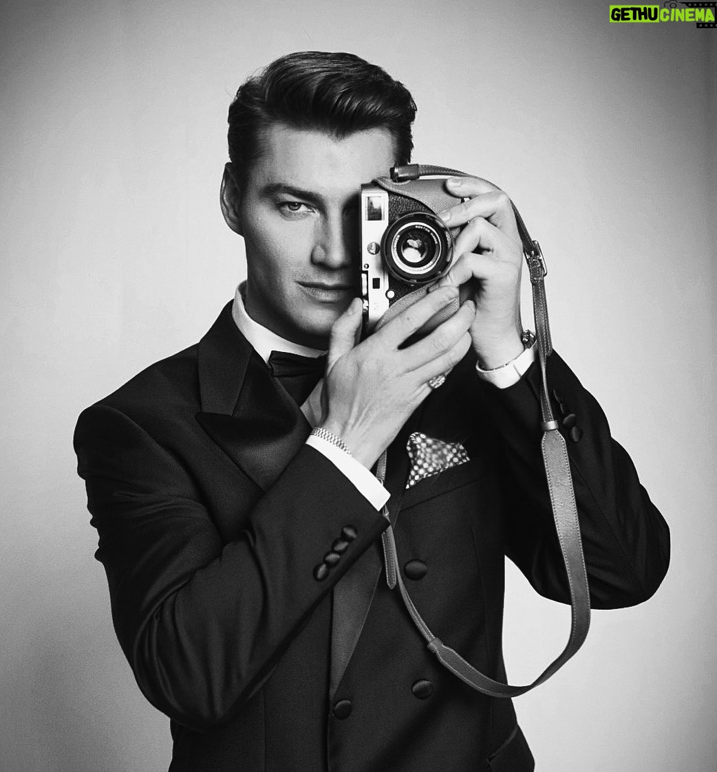 Alex Sparrow Instagram - Myself I don’t like to be photographed, apparently therefore I love: 1.To make pictures of others 2.Those who like to pose for a photo😍 Opposites attract 😅 ⠀ Сам я фотографироваться не люблю, и, видимо, поэтому, обожаю фотографировать, и тех, кто любит позировать для фото. 😅Противоположности притягиваются 😜
