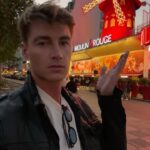 Alex Sparrow Instagram - Best travel blogger. #moulinRouge #TaaDaaan 🪗