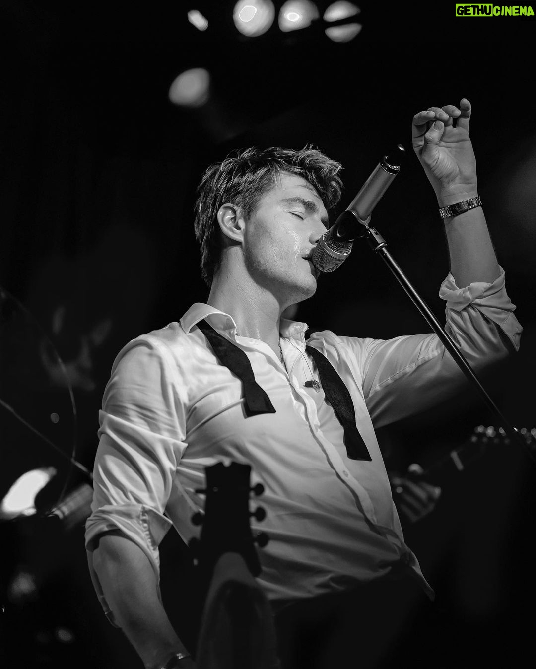 Alex Sparrow Instagram - My best memories are related to music. Without music in my life I would never know what it means to be really happy. ⠀ Все мои лучшие воспоминания связаны с музыкой. Не будь её в моей жизни, я бы не знал, что значит быть счастливым. И даже когда жизнь становится черно-белой, музыка способна снова сделать ее цветной ⠀ Напишите название песни, включив которую, вы сразу можете унестись в счастливый момент из прошлого ❤️ 📸 by @iamgooseva