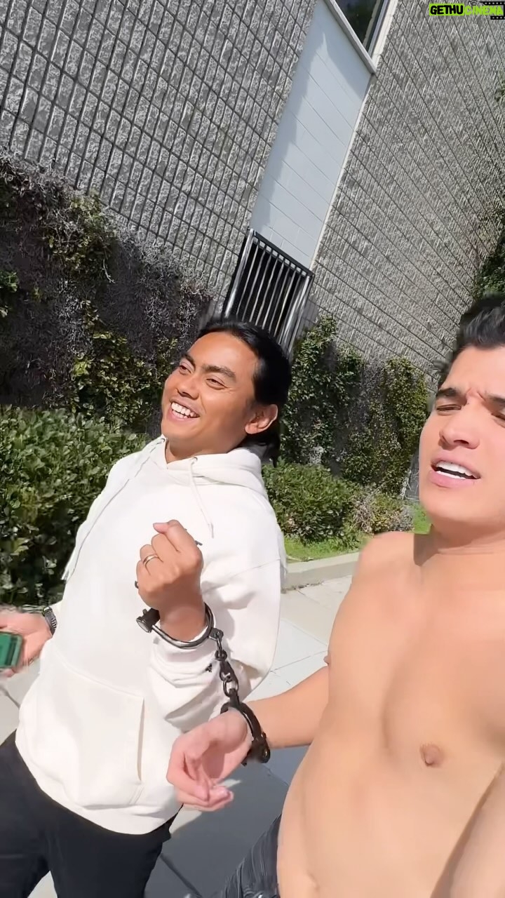 Alex Wassabi Instagram - Day 10 of Running 1 Inch for every follower - Comment what we should do next!