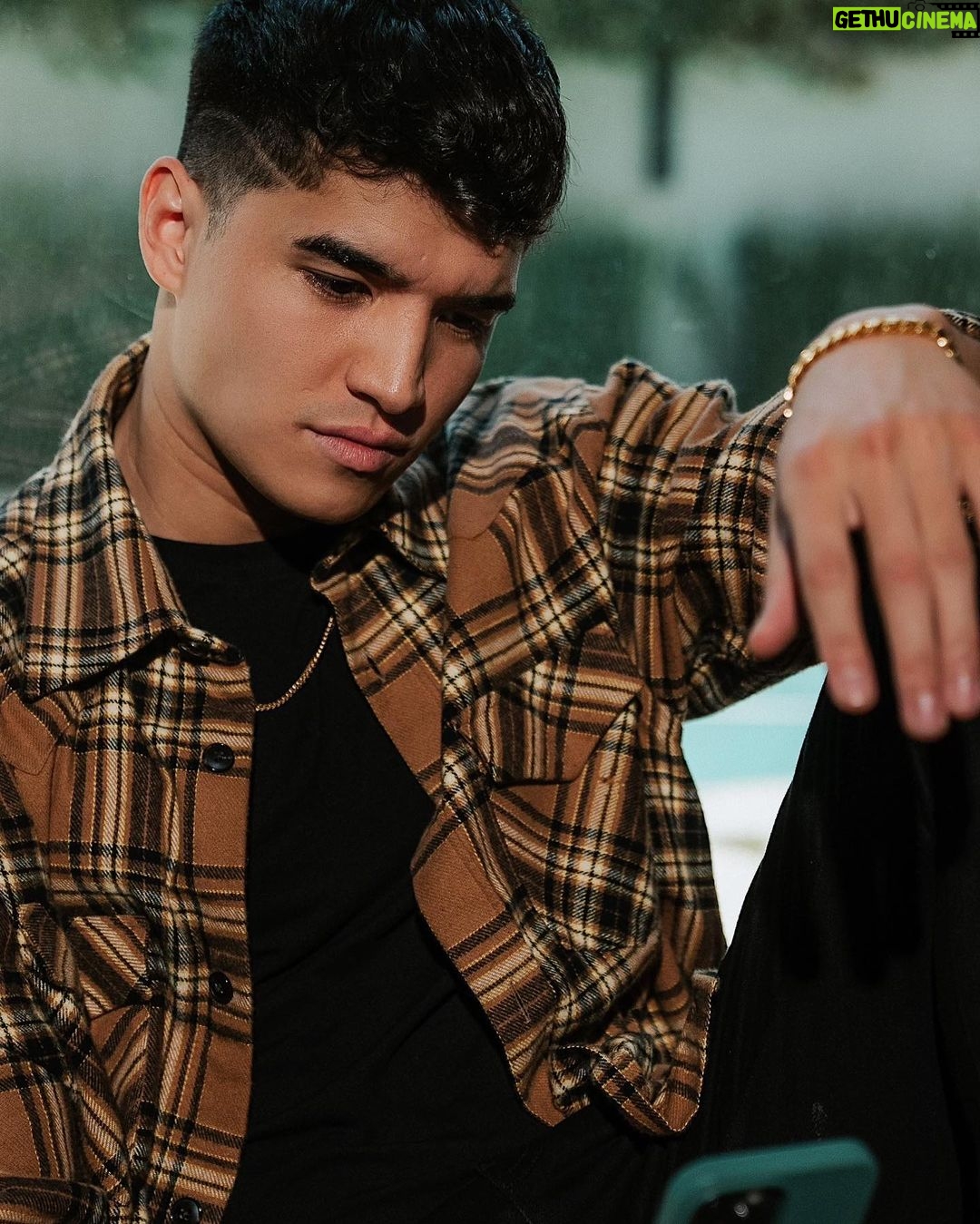 Alex Wassabi Instagram - whose text do you think I’m waiting for? 💬
