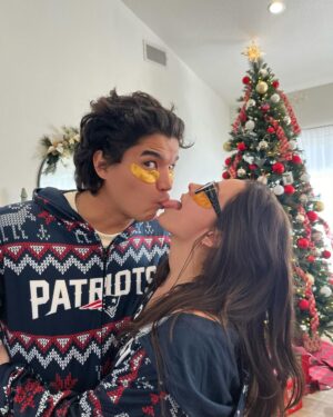 Alex Wassabi Instagram - 2 years in and still trying to figure this kissing thing out😛