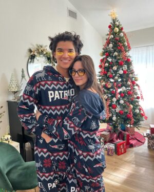Alex Wassabi Instagram - 2 years in and still trying to figure this kissing thing out😛