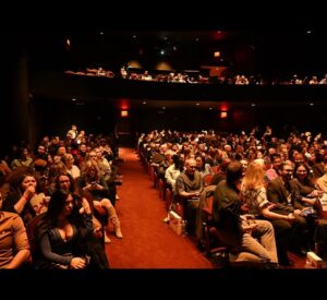 Alexander Dreymon Instagram - Could not be more grateful to the fans who traveled far and wide to attend the #SevenKingsMustDie screening at the @paristheaternyc. Your passionate enthusiasm made this night unforgettable. Thank you so much for your love and support. 

There are so many people to thank for bringing this event to life. To @netflix @carnivalfilms and @universalintlstudios as well as the amazing teams at Shelter PR and PSI. You went above and beyond to make this a perfect evening. Last but not least, @mtvioral (Gersh) and Jason Weinberg (Untitled), thank you!

Stylist: @warrenalfiebaker 💪💕
Outfit: @brunellocucinelli_brand 
Tailor: @cestlavie_violette
Photo Credit: Andrew H. Walker/Shutterstock @Shutterstocknow
Video credit: @reginarasa