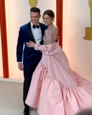 Alexander Dreymon Instagram - Date night with @aw. No big deal. 
#oscars @theacademy 

Styled by the fabulous @warrenalfiebaker 
Thank you @brunellocucinelli_brand for the gorgeous tux!
Tailored by @cestlavie_violette 
Watch: @omega 

Photo credits @gettyimages, @gettyentertainment &:
1. Arturo Holmes @arturoholmesphotos
2. Frederic J. Brown @frederic.brown
3. Kevin Mazur @kevinmazur
4. Lexie Moreland @lexieblacklock & @wwd