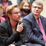 Alexander Petrov Instagram - С 1 сентября по всей России стартует суперпроект "Пушкинская карта"! Это 3 тысячи рублей от государства на посещение культурных мероприятий: выставок, спектаклей, концертов и экскурсий. Вот, что вам нужно, что ее получить: ✔️Вам должно быть от 14 до 22 лет включительно ✔️У вас должна быть подтвержденная учетная запись на Госуслугах ✔️Скачайте приложение Госуслуги.Культура для получения электронной версии карты ✔️Те, кто предпочитает носить карту в кошелке, могут оформить ее в любом отделении "Почта Банка". ✔️Выберите интересное мероприятие из постоянно пополняющейся афиши на портале "Культура.РФ" или в приложении Госуслуги.Культура #пушкинскаякарта #ведисебякультурно | Карта будет пополняться, со следующего года - 5 тысяч. Проект, пока, пилотный, уверен, что чуть ли не каждый день он будет меняться, развиваться, очень классная идея! Поздравляю всех создателей с такой отличной идеей и её реализацией! Приходите в театры, музеи, на различные культурные мероприятия! Удачи! И побольше впечатлений! Кстати, в Пушкинском музее изобразительных искусств (подробнее pushkinmuseum.art) проходит уникальная выставка Сиенской живописи, в октябре заканчивается, успейте посетить!