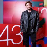 Alexander Petrov Instagram - Вчера был важный для меня вечер. В рамках основного конкурса 43его ММКФ @mmkf_official состоялась премьера фильма Елены Попович «Человек божий» @manofgodthemovie (Греция). Это мой первый фильм на английском языке. И я очень рад и горд быть частью этого фильма, кстати попадание было какое-то магическое, как-нибудь расскажу. Спасибо всей съёмочной группе и международному кастингу! В фильме много крутых актёрских работ во главе с главным героем Арисом Серветалисом и гестстаром, Микки Рурком. И нужно сказать, что появление Микки не связано с коммерческой составляющей фильма, не в этом цель, всё гораздо глубже и интереснее, в чём отличие режиссёра и автора сценария Елены Попович. Елена родилась в Сербии, прожила в Америке 19 лет, но после знакомства с историей святого Нектария, написала сценарий и осталась жить в Греции. Чистый, душевный, глубокий и талантливый человек. Совсем скоро я сообщу дату выхода фильма в Российский прокат! #ЧеловекБожий Yesterday we presented “The Man of God” at the 43rd Moscow International Film Festival. My many thanks to Greece, the crew, the producers and, of course, to the very talented director and screenwriter Elena Popovich and the super-producer Alex Potter. An honest, heartfelt, sincere film. I'm proud and happy to be a part of it. #ManOfGodTheMovie Спасибо за фото: @genavramenko 👏🤘