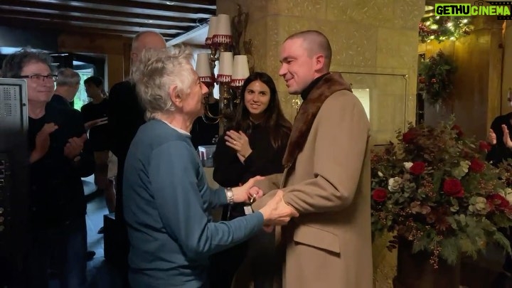 Alexander Petrov Instagram - Мировая премьера фильма Романа Полански «Дворец» состоится на юбилейном 80-ом Венецианском кинофестивале. Это моя первая премьера на большом международном кинофестивале. Хочется часами рассказывать про работу с Полански, он - легенда уже давно, заслуженно, человек с невероятной судьбой, глубоко чувствующий людей, время, с тонким чувством юмора, какой-то водопадной энергией, для него кино и профессия - волшебство, дар. Уверен, фильм получился! 89 летний Полански этого заслуживает как никто другой! Также уверен, что всю мировую индустрию ждёт очень интересный вечер в Венеции :) В России фильм Романа Полански «Дворец» выйдет в прокат с 23 ноября! Ещё хочу сказать про ещё одного классного парня за которого я безумно рад и горд, благодарен судьбе за работу и дружбу с ним, этого парня зовут Люк Бессон. Его новый фильм «Догман» в основном конкурсе! Люк этого заслуживает более чем и киноиндустрию ждёт ещё один классный вечер в Венеции!