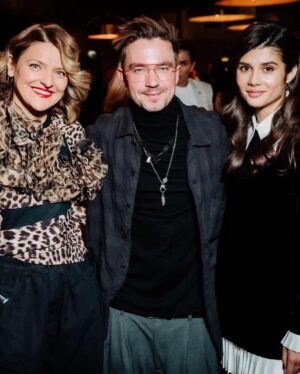 Alexander Petrov Instagram - С женой ❤️ на премьере фильма Романа Полански «Дворец». С 23 ноября в кино! | фото @ugolphoto