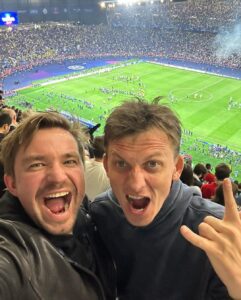 Alexander Petrov Instagram - Просто оставлю это здесь. С детства мечтал попасть на финал Лиги Чемпионов. 2023. Стамбул. МанСити-Интер. 😀🤟🔝🤩😎🥳