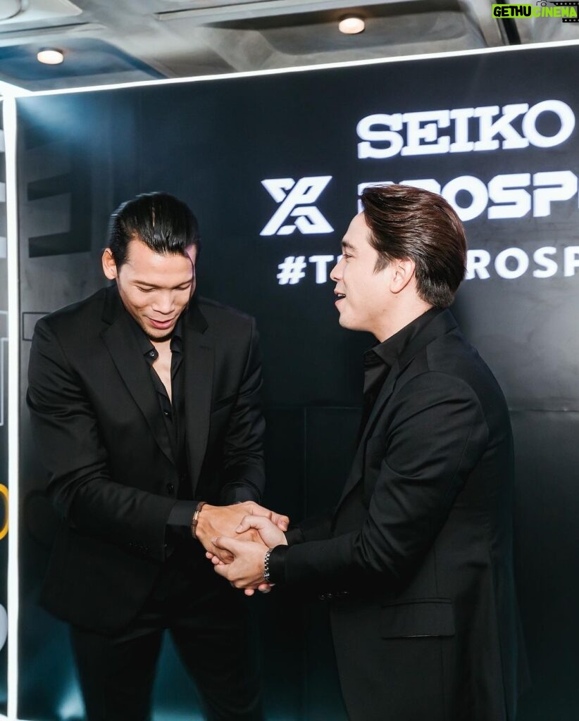 Alexander Rendell Instagram - ครั้งแรกของ Seiko Thailand กับการรวมตัว #TeamProspex กลุ่มคนผู้ที่กล้าก้าวออกจากขีดจำกัดเดิมๆเพื่อเจอกับเส้นทางใหม่ๆ ที่พวกเขาได้ค้นพบ...มาร่วมเป็นแรงบันดาลใจให้กับคนอื่นๆ นำทีม อเล็กซ์ เรนเดลล์, สายป่าน อภิญญา, เฟย ภัทร, ตอง กวินทร์, ตะวันฉาย พีเค.แสนชัยฯ และ ฉลามเอส ศุภ พร้อมด้วยเหล่า #TeamProspex อีกมากมายที่มุ่งมั่นที่จะ Go Beyond Limit ! ไปด้วยกัน แล้วคุณล่ะ...พร้อมที่จะเป็นทีม Prospex หรือยัง? #TeamProspex #GoBeyondLimit #SeikoThailand