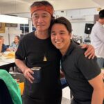 Alexander Rendell Instagram - ใครที่รู้จักผมเป็นการส่วนตัว ... จะรู้ว่าภาพนี้มีความหมายมากเเค่ไหนสำหรับผม 🙂 พี่ปู my love ... a living legend ❤️