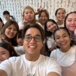 Alexander Rendell Instagram - ขอบคุณ @alexrendellfanclub สำหรับวันนี้ครับ ❤️ ดีใจที่ได้เจอทุกคนนะครับ โดยเฉพาะหลายๆคนที่ไม่ได้เจอกันนาน :) เติบโตไปด้วยกัน มีลูกมีหลานกันหมดเเล้ว รวมถึงเราด้วย🫶 Thank you for your never ending support ❤️