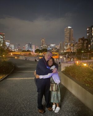 Alexander Rendell Instagram - รูปนี้ทำให้ใครยิ้มบ้าง :) พ่อเเม่ข้าเอง 🫶