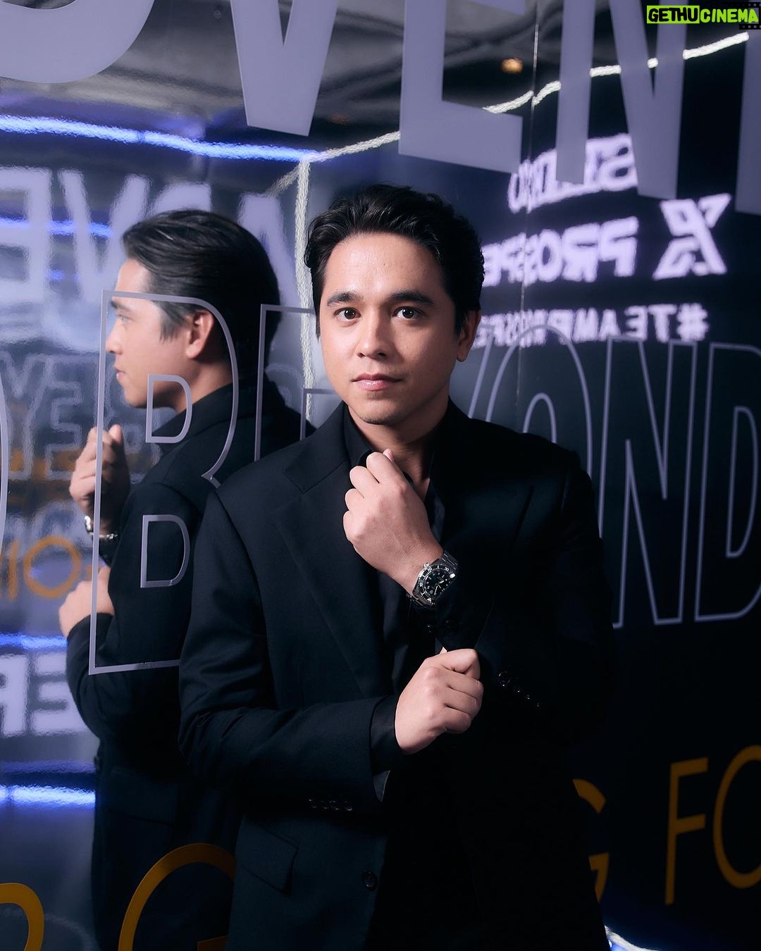 Alexander Rendell Instagram - ครั้งแรกของ Seiko Thailand กับการรวมตัว #TeamProspex กลุ่มคนผู้ที่กล้าก้าวออกจากขีดจำกัดเดิมๆเพื่อเจอกับเส้นทางใหม่ๆ ที่พวกเขาได้ค้นพบ...มาร่วมเป็นแรงบันดาลใจให้กับคนอื่นๆ นำทีม อเล็กซ์ เรนเดลล์, สายป่าน อภิญญา, เฟย ภัทร, ตอง กวินทร์, ตะวันฉาย พีเค.แสนชัยฯ และ ฉลามเอส ศุภ พร้อมด้วยเหล่า #TeamProspex อีกมากมายที่มุ่งมั่นที่จะ Go Beyond Limit ! ไปด้วยกัน แล้วคุณล่ะ...พร้อมที่จะเป็นทีม Prospex หรือยัง? #TeamProspex #GoBeyondLimit #SeikoThailand