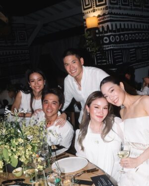 Alexander Rendell Instagram - Throwback to last weeks beautiful wedding ❤️ congratulations to the bride and groom and thank u for having us ❤️🙏 💒