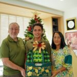 Alexander Rendell Instagram - Merry Christmas and Happy New Year 2024 🎄 Wishing you great health and happiness นะครับ ตอนนี้ ทุกคนมี New Year’s resolution ในใจกันมั้ยครับ? ปีใหม่นี้ ผมตั้งใจจะใช้เวลากับครอบครัวและดูแลสุขภาพคนที่ผมรักให้มากขึ้น ✨ผมเลือก “กระเช้าแบรนด์” เป็นของขวัญปีใหม่ให้คนที่ผมรักทุกๆปี เพื่อแทนความรัก ความห่วงใยในสุขภาพ และแทนกำลังใจสนับสนุนให้คนที่ผมรักได้ทำในสิ่งที่ตั้งใจไว้ให้สำเร็จไปด้วยกัน💕 ที่สำคัญ ปีนี้แบรนด์ มีกระเช้ารียูสได้ ♻️ เป็นได้ทั้งกล่องใส่ของ กระเป๋าสะพายใบใหญ่ มาพร้อมชุดของขวัญดีไซน์ทันสมัย มีลวดลายมงคลแทนคำอวยพรให้มี “สุขภาพแข็งแรง อายุยืนยาว”💪 อย่าลืมมอบแบรนด์เป็นของขวัญปีใหม่กันนะครับ 🎁 ตอนนี้ มีโปรลดสูงสุด 29% ที่ห้างสรรพสินค้าและร้านค้าที่ร่วมรายการ จนถึงวันที่ 9 ม.ค. 67