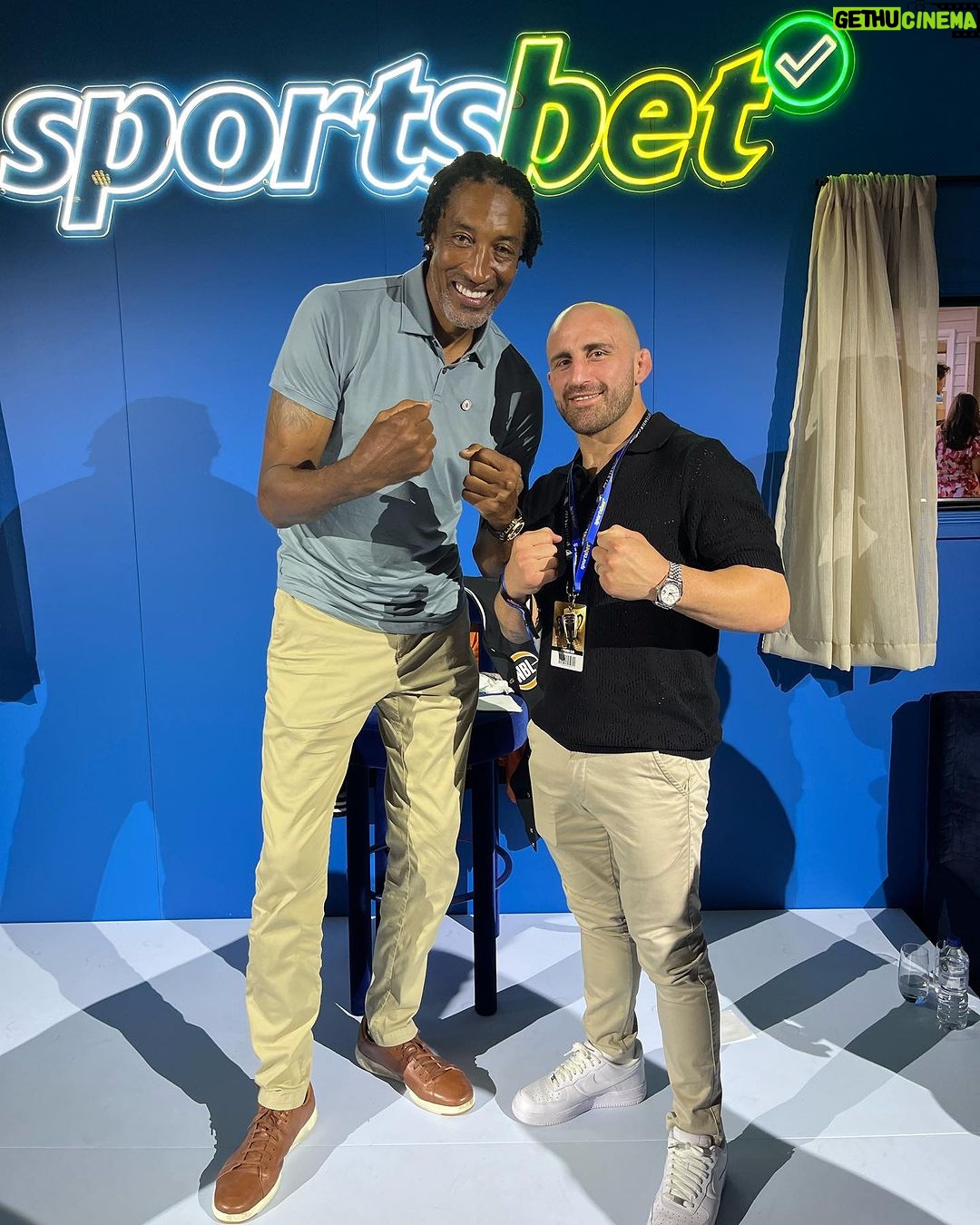 Alexander Volkanovski Instagram - Great weekend with @scottiepippen and the @sportsbetcomau team!