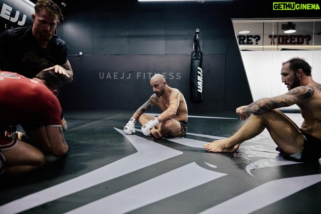 Alexander Volkanovski Instagram - Fight Week 👑 #UFC294 Yas Island, Abu Dhabi