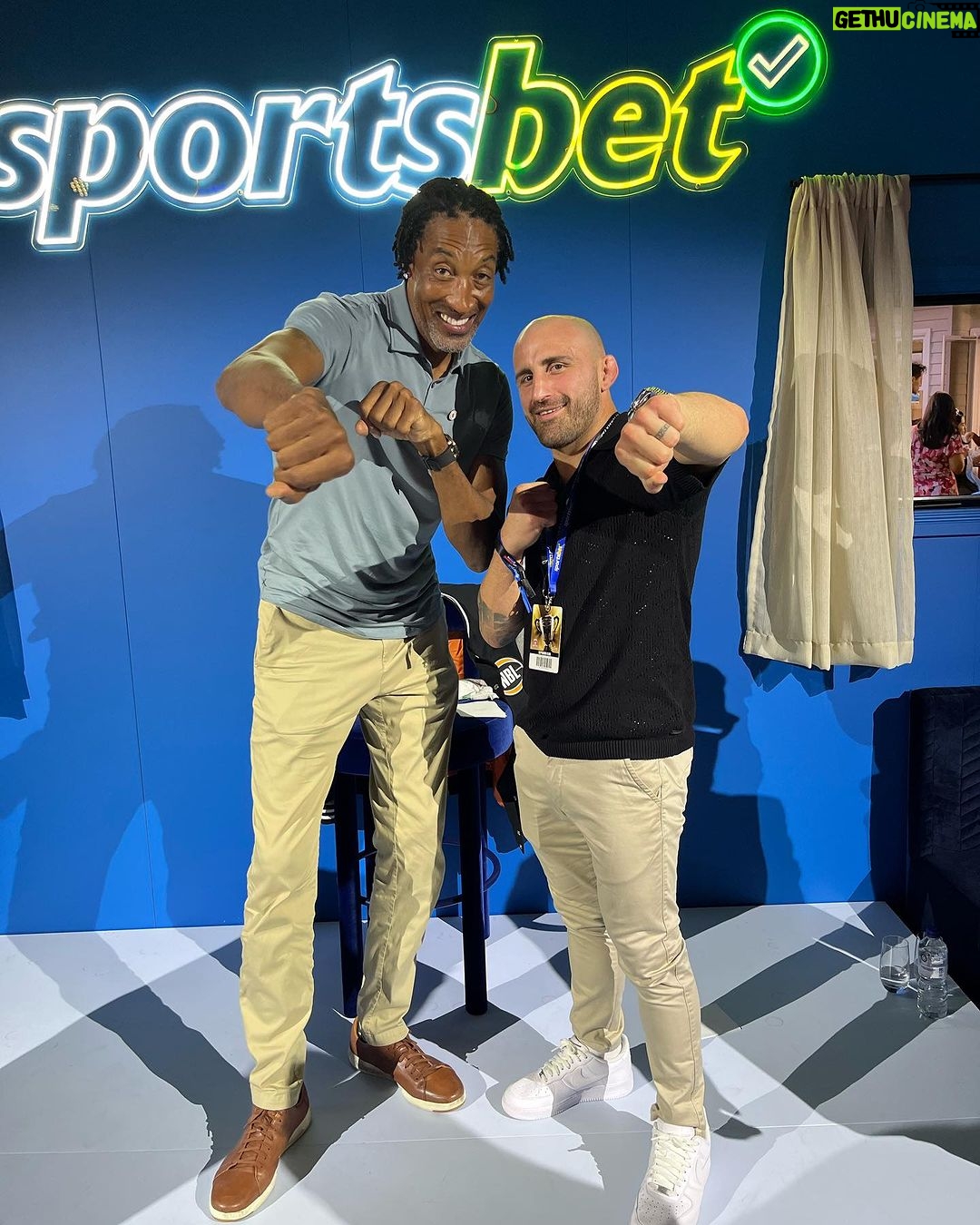 Alexander Volkanovski Instagram - Great weekend with @scottiepippen and the @sportsbetcomau team!