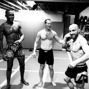 Alexander Volkanovski Instagram - 🏆🏆🏆
No fugazi with Mark 🦈
This is Serious Business‼️
📷: @jeffsainlar 🐌