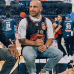 Alexander Volkanovski Instagram - Let’s go @illawarrahawks !! 😤 John Cain Arena