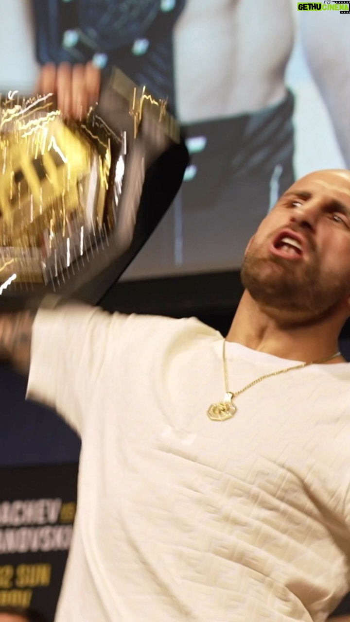 Alexander Volkanovski Instagram - 😤 #UFC284