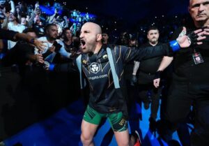 Alexander Volkanovski Instagram - #UFC284 what a ride. Thanks for all the support in Australia and around the world 🙏 LETS RUN IT BACK 👊