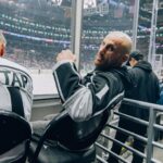 Alexander Volkanovski Instagram - Go Kings Go! Legendary night at @cryptocomarena with @lakings @cryptocomofficial to kick off fight week! #ufc298 #CROfam Crypto.com Arena