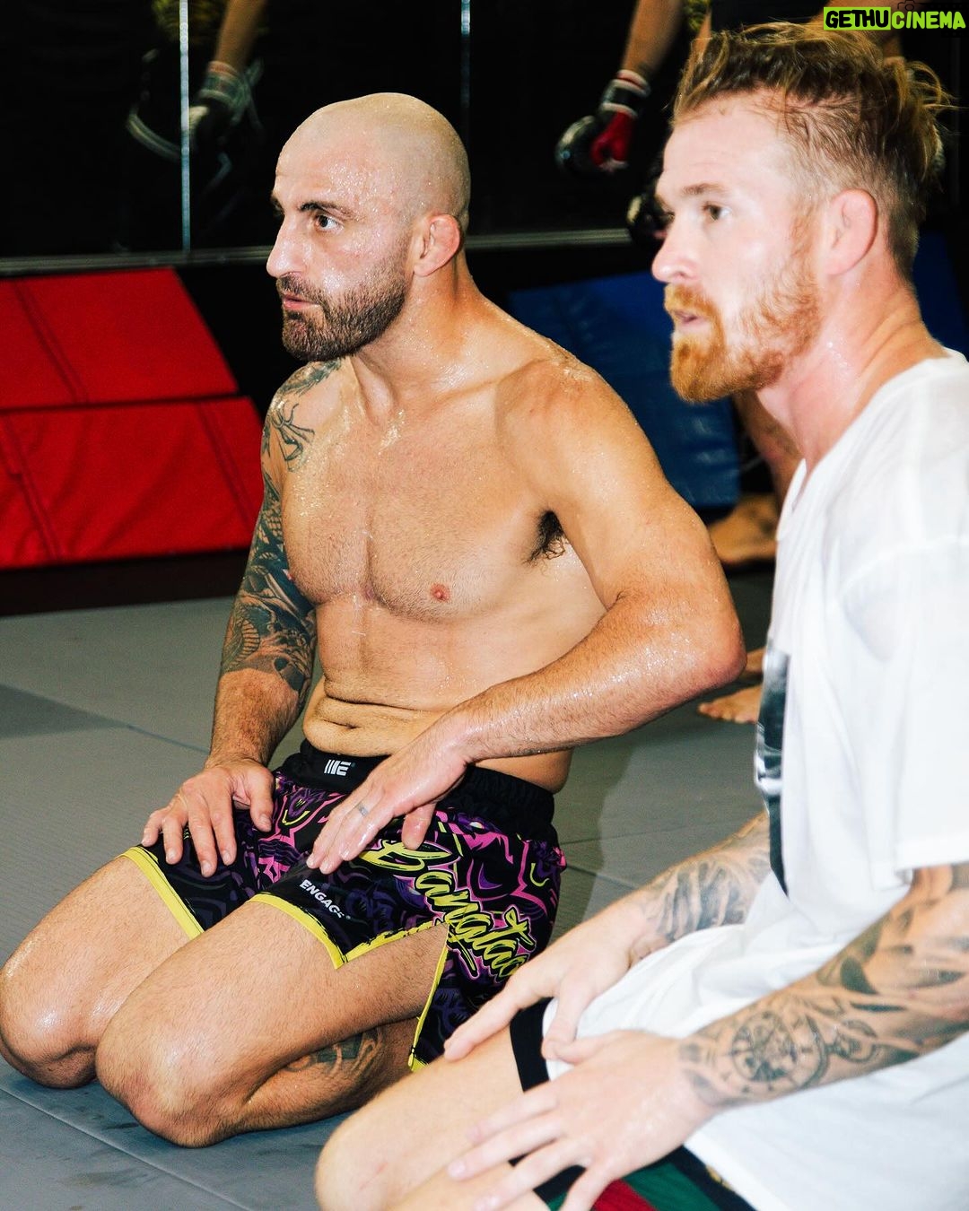 Alexander Volkanovski Instagram - Good to have @bangtaomuaythaimmaās very own @gifi910 in town š¤¼š