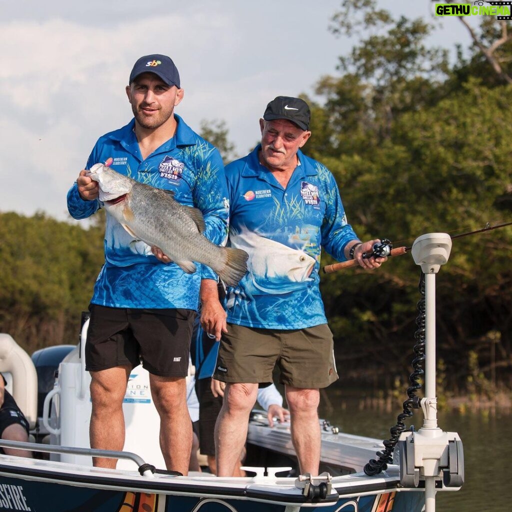 Alexander Volkanovski Instagram - It was an absolute honour having the UFC Featherweight Champion Alexander “The Great” Volkanovski and his team join us for an epic few days of fishing in hopes of snatching the million-dollar barra! 💪🏼🔥 We took our boats out and gave the boys a taste of the best fishing experience Australia has to offer 🎣 Alex showed us his true champion spirit by filling the Esky to the brim with Golden Snapper, Mackerel, Tuna, Jewfish, and Barramundi! 🐟🏆 It’s safe to say we are all hyped for “The Great’s” next visit to the Northern Territory 👍🏼 Watch this space for even more Volk adventures 😎 Darwin Harbour