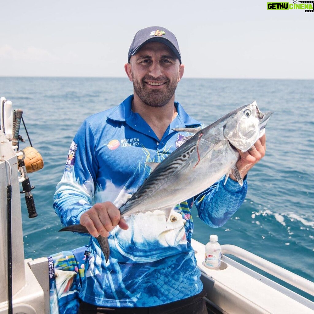 Alexander Volkanovski Instagram - It was an absolute honour having the UFC Featherweight Champion Alexander “The Great” Volkanovski and his team join us for an epic few days of fishing in hopes of snatching the million-dollar barra! 💪🏼🔥 We took our boats out and gave the boys a taste of the best fishing experience Australia has to offer 🎣 Alex showed us his true champion spirit by filling the Esky to the brim with Golden Snapper, Mackerel, Tuna, Jewfish, and Barramundi! 🐟🏆 It’s safe to say we are all hyped for “The Great’s” next visit to the Northern Territory 👍🏼 Watch this space for even more Volk adventures 😎 Darwin Harbour