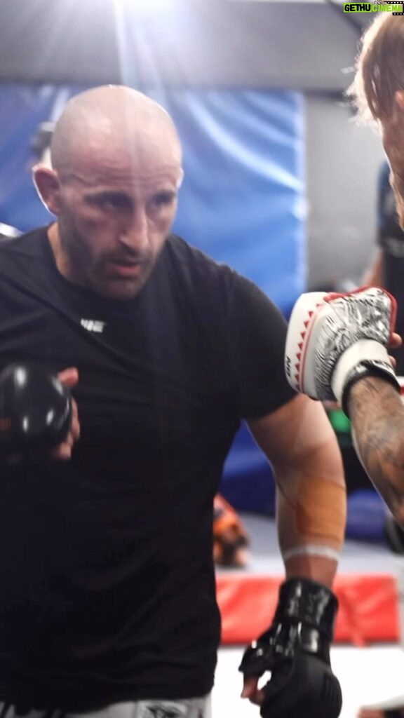Alexander Volkanovski Instagram - February, we go again 👑 #UFC298