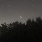Alexandre Garcia Instagram - Do topo aqui de casa, o cometa Leonard, às 19h30m em Brasília, localizado via Skynet.