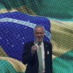 Alexandre Garcia Instagram - Hoje é dia da nossa Bandeira, que nos representa e simboliza. “Bandeira do Brasil, ninguém te manchará; teu povo varonil isso não permitirá”(Fibra de Herói)