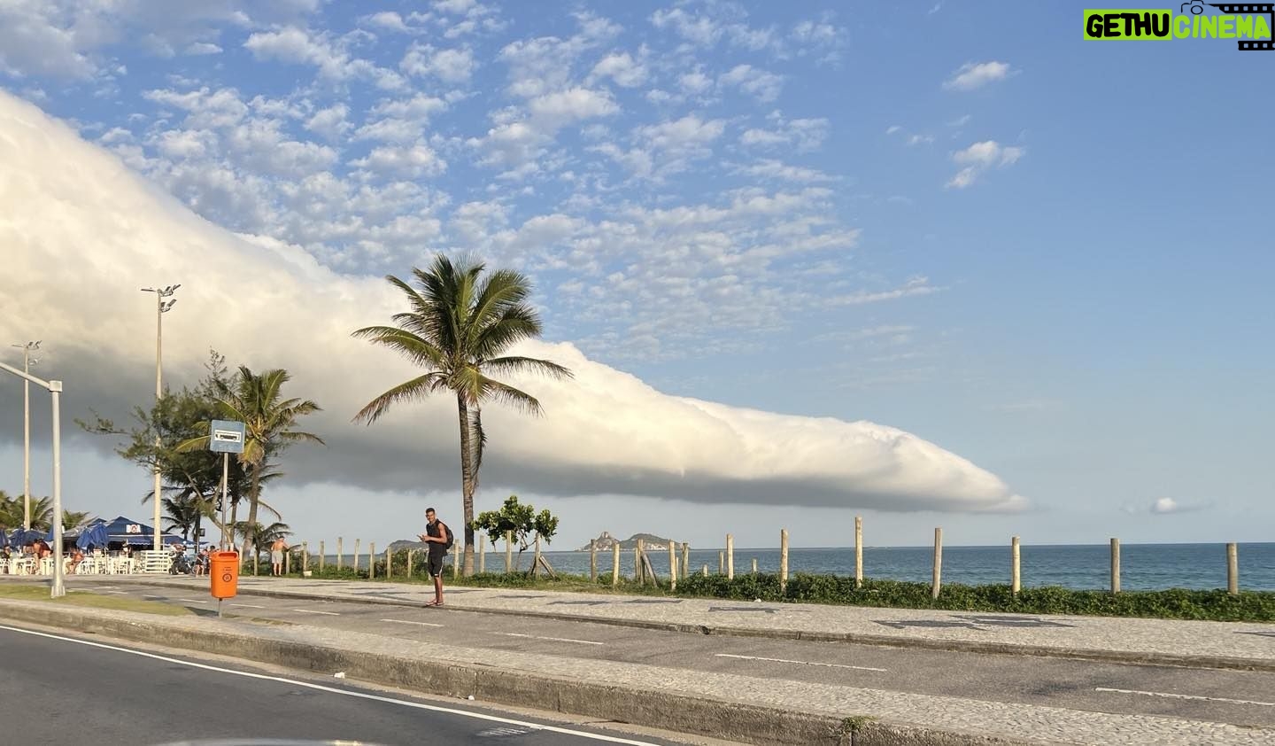 Alexandre Garcia Instagram - Promessa de chuva na Barra da Tijuca.