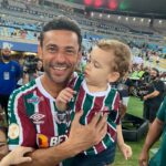 Alexandre Garcia Instagram - Meu neto Davi, no Maracanã, na despedida de Fred, um dos maiores artilheiros do futebol mundial.