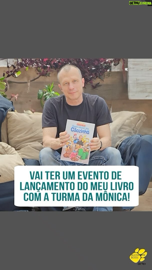Alexandre Rossi Instagram - Quem acompanha aqui já sabe que recentemente eu lancei um livro muito bacana, “Como Educar seu cãozinho”, junto com a @turmadamonica e o @mauricioaraujosousa?! Hoje quero te convidar pro evento de lançamento do livro, que vai contar com a minha presença e do querido Mauricio para uma sessão de fotos. 🗓️ Dia 02/03 (neste sábado), das 15h às 18h 📍Na livraria da Vila, no Shopping Pátio Higienópolis (SP). Espero você lá! : #alexandrerossi #drpet #comportamentoanimal #turmadamonica #mauriciodesousa #comoeducarseucaozinho