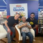 Alexandre Rossi Instagram - Ontem foi o lançamento do meu livro “Como educar seu cãozinho”, junto com a @turmadamonica e o @mauricioaraujosousa. E foi muito bacana encontrar tantas pessoas e sentir o carinho e admiração de muitos. Fiquei muito feliz e quero agradecer a todos! : #alexandrerossi #drpet #livrocomoeducarmeucaozinho #mauriciodesousa #turmadamonica