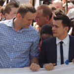 Alexey Navalny Instagram – Знаю Илью Яшина @ilya_yashin с того времени, когда ему было 18 лет. Он, наверное, мой первый друг, которого я обрел в политике. Сегодня Яшин получил 8,5 лет тюрьмы за антивоенное выступление в интернете. 

Зная Яшина так давно, даже не буду пытаться писать что-то вроде: «Держись, Илья». И так знаю, что он все сделал правильно и все выдержит. 

Очередной бессовестный и беззаконный путинский приговор не заставит Илью замолчать и не должен запугать честных людей России. Это еще одна причина, почему мы должны бороться, и я не сомневаюсь, что мы в итоге победим.

Илья, мы все гордимся тобой. Россия будет свободной, и ты будешь свободным.