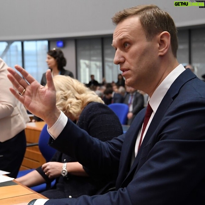Alexey Navalny Instagram - Сказано - сделано. Мы говорили о том, что у Путина и его жуликов не получится уничтожить Фонд борьбы с коррупцией. Наоборот, он превратится в глобальный международный фонд. Мы все подготовили и сделали ровно как обещали. Представляем вам Anti-Corruption Foundation International (ссылка в профиле). Международная некоммерческая организация по борьбе с коррупцией. В ее наблюдательный совет вошли: бывший премьер-министр Бельгии, депутат Европарламента Ги Верхофстадт, публицист, лауреат Пулитцеровской премии Энн Эпплбаум, философ Фрэнсис Фукуяма и Юлия Навальная. Фонд будет совершенно прозрачен и понятен, а первым взносом на его существование станет премия Сахарова, присужденная мне Европарламентом (50 тысяч евро). Как всегда, мы рассчитываем на вашу помощь и поддержку и обещаем, что работать будем хорошо. Ну, вы нас знаете 😉