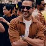 Alfonso Herrera Instagram - Fuimos felices y creamos un equipo maravilloso. Una compañía generosa, pero sobre todo que salva vidas y te hacen sentir como en casa @jorgeviladoms @valentina.cll @marcopigossi @marcopionato @denisse_fc @gonsanchez @alevelasco @zegnaofficial #BornInOasi #ZegnaSS24 Milano, Italia