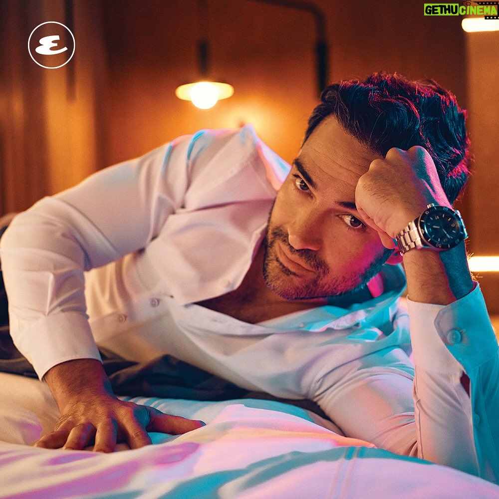 Alfonso Herrera Instagram - Embajador de Montblanc y estrella de la pantalla, Alfonso Herrera comparte su viaje desde Rebelde hasta su próxima película de ciencia ficción, Rebel Moon. En la entrevista de nuestra portada de septiembre, acompañanos a descubrir cómo el lujo y la cultura se entrelazan en su vida, con @montblanc como compañero en cada paso. ¡Conoce al hombre detrás del bolígrafo en nuestra conversación exclusiva. Fotógrafo: @ramfotografia Entrevista: Almudena Barragán Estilismo: @alo_murillo_ Grooming: @davosthebane para @diorbeauty Asistente de grooming: @annamortera_makeup Director de arte: @esedirector Director Editorial: @alfonsoparra__ Agradecimiento especial: @volga_mx Total look, @boss, Tiscareño, @calvinklein, @boyfriendshirt, @merkaba_mx, @zegnaofficial. Reloj Iced Sea, Montblanc; mochila Extreme 3.0, Montblanc; pluma fuente StarWalker, Montblanc; libreta Extreme 3.0, Montblanc; duffle, Montblanc Extreme 3.0.