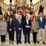 Alfonso Herrera Instagram - Gracias cadena @la_ser @premiosondas @pacodelatorrep @ayuntamientomalaga por la recepción. #BatmanDesenterrado Málaga, España