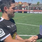 Alfonso Herrera Instagram - ¿Quién ganará el duelo de preguntas de cine y fútbol entre @ponchohd y @m_a_moya ? ⚽️🎬 #LaLigaPlatino2023 @laliga Alcalá de Henares, Madrid